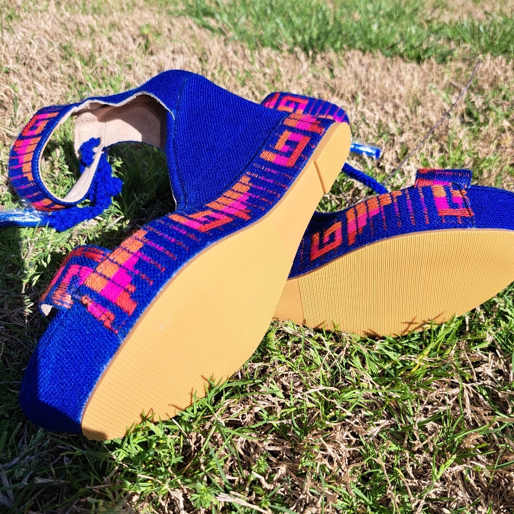 Blue Heels With Multicolored Design - image 8